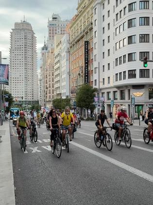 #Copbikeride @conbicired Bicifestacion para recibir a los miembros del grupo camino de la Cop31 en Turquía.