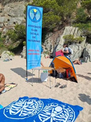 🌊🤝 Sa Boadella respon: el naturisme continua ben viu! ☀️💚 Aquest diumenge vam viure una jornada magnífica a la