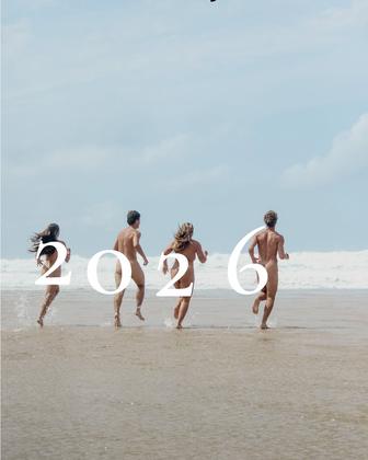 Nous vous souhaitons une très belle année 2026, placée sous le signe du respect, de la joie, et du naturisme b