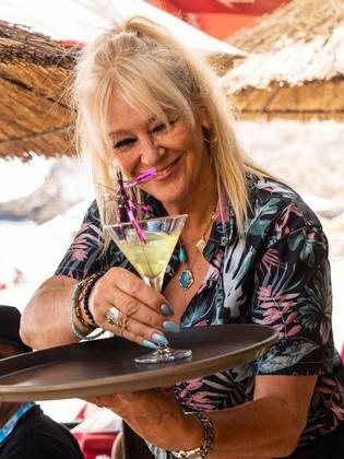 Donde el mar se encuentra con el sabor. 🌊🥂 Hay lugares en la #CostaTropical que no solo se visitan, se sienten