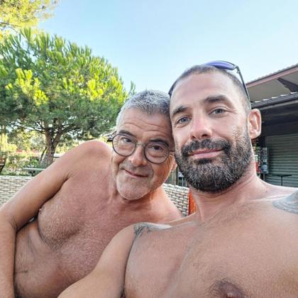 Moment détente partie 3 Petit verre en terrasse ET en amoureux #naturisme #apero #chm #chmmontalivet