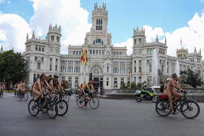 📸 XX Marcha ciclonudista . Madrid, 10 de junio de 2023 #ciclonudista #Madrid #DesnudosAnteElTrafico #AhoraSiNo