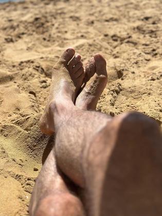 Sobre la arena caliente #playasnudistas #nudista #nudist #nudismo #playanudista #naturismo #naturismoespaña #n
