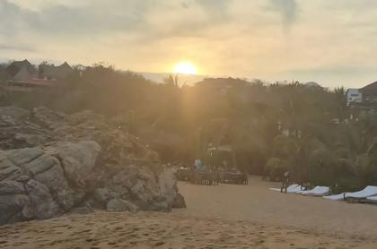 Atardecer... #zipolite #playanudista #playa #paisaje #atardecer