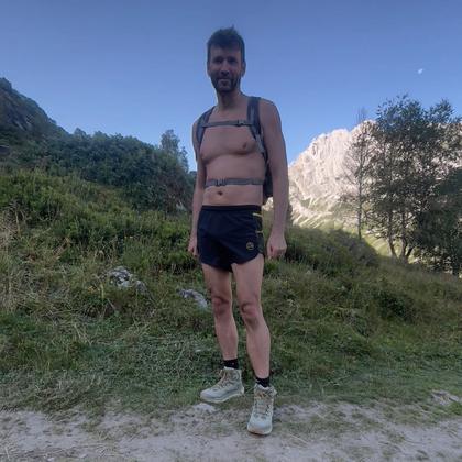 i miss summer already. That trail in the french alps during the heatwave! going up to the refuge de la valette