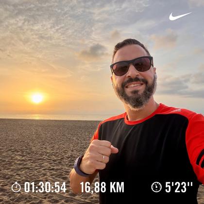 Ha corrido 16,88 kilómetros en 1h 30min y 54segs a 5’23” el km con Nike⁠ Run Club por #VeraPlaya en #ModoVacac