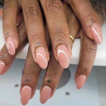 🤍✨ Nude rosé glossy, simple et efficace. 💅 #nails #nailsofinstagram #nudenails #capdagde #villagenaturiste